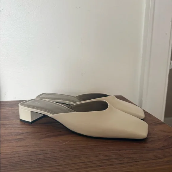 White leather mules - Picture 2 of 6
